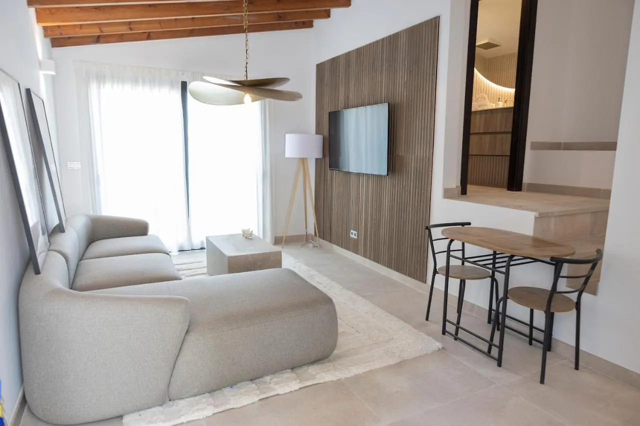 Large 5 Bedroom Villa With Heated Pool + Sea Views Marbella