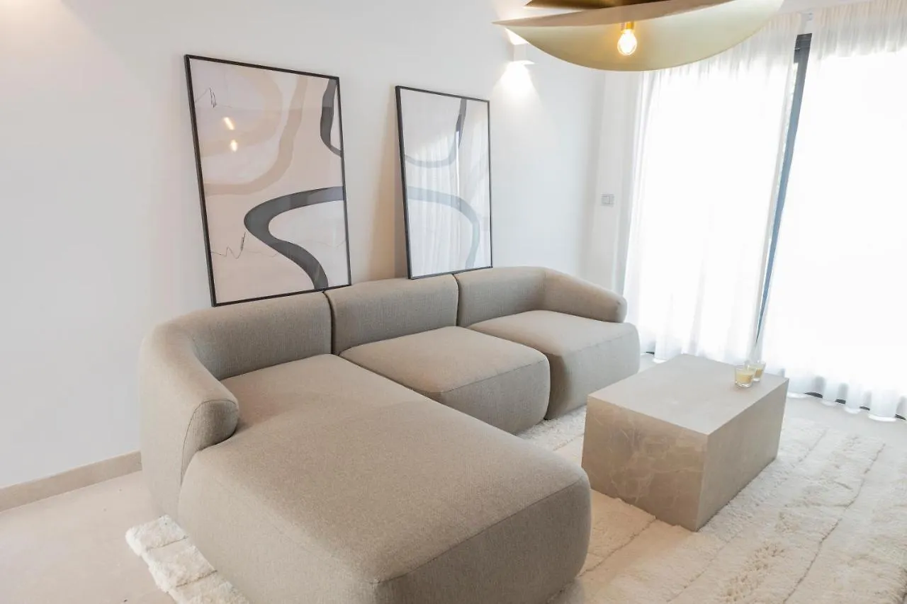 Large 5 Bedroom Villa With Heated Pool + Sea Views Marbella
